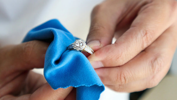 How To Clean Jewellery