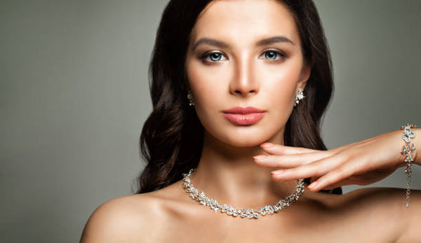 The Psychology of Jewelry: How Accessories Influence Mood and Confidence