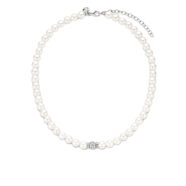 TI SENTO necklace is delicately strung with white pearls and features a sphere of pavé set zirconias